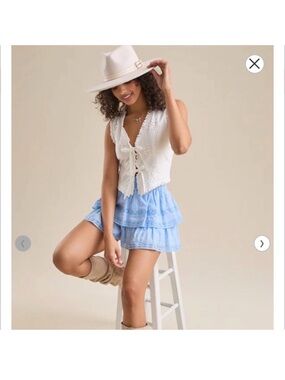 Altar'd State
Alicia Embroidered Tie Front Woven flower top vest